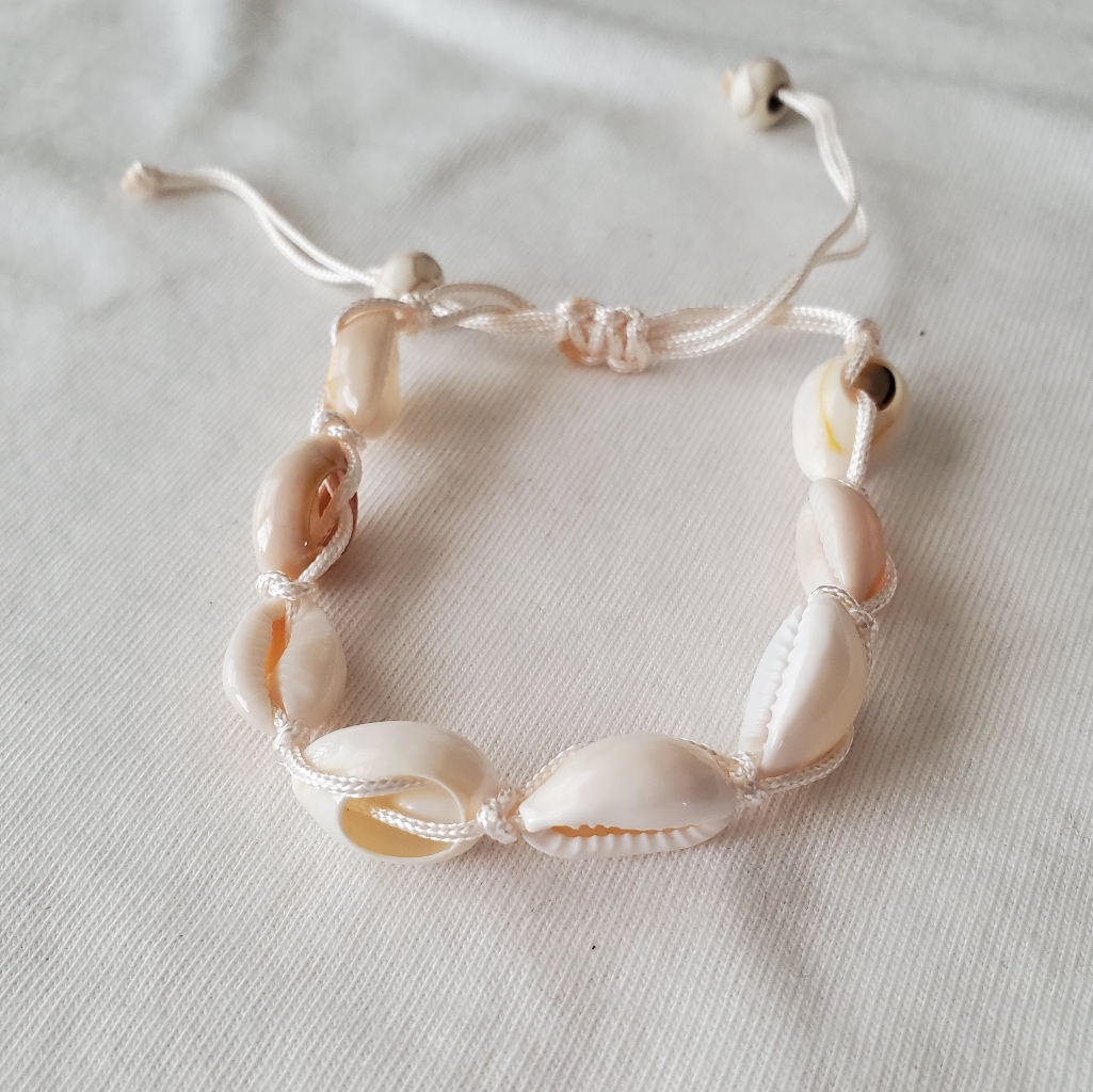 Shell Adjustable Bracelet